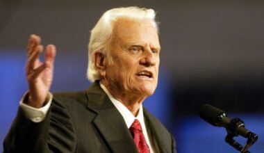 Billy Graham Daily Devotional 5 August 2024: Love One Another