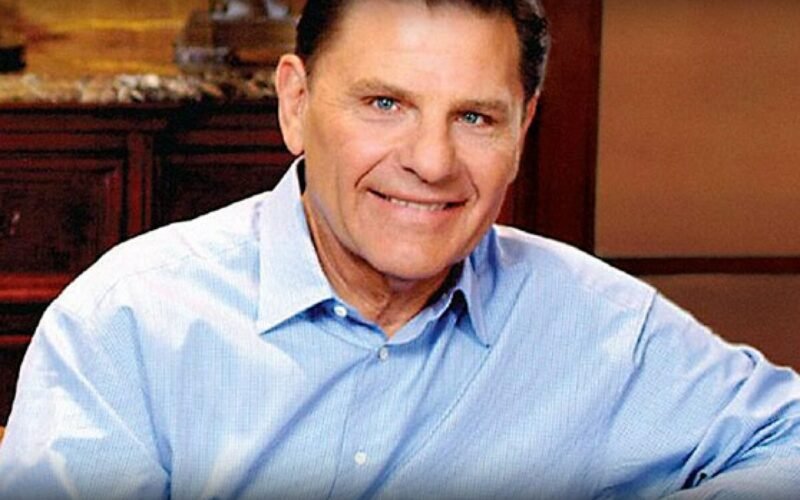 Kenneth Copeland Daily Devotional 3 August 2024: Let It Flow